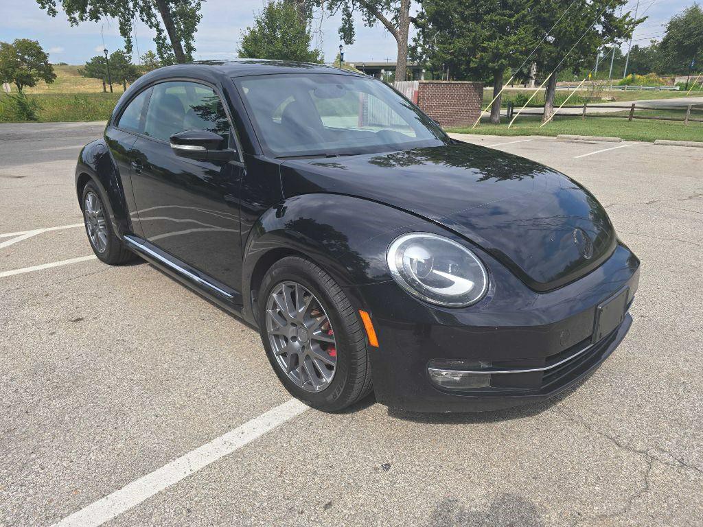 2012 Volkswagen Beetle Image 3