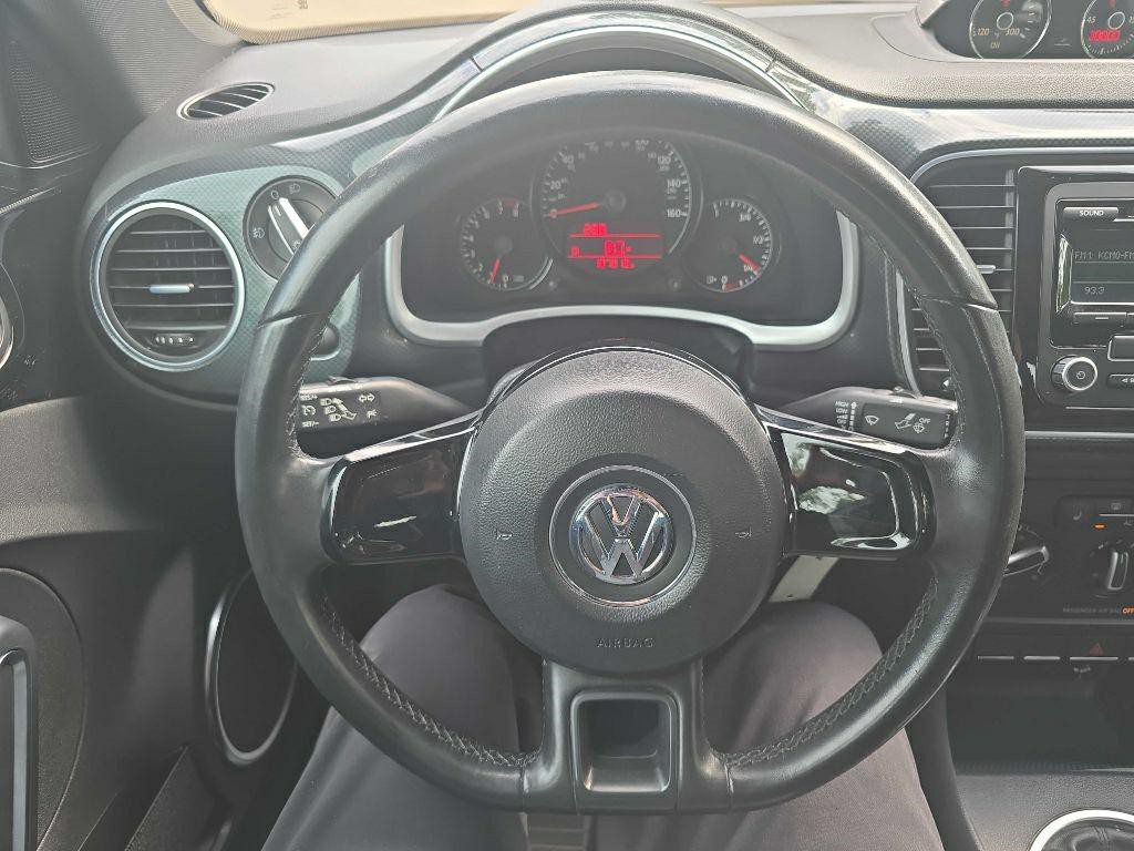 2012 Volkswagen Beetle Image 15