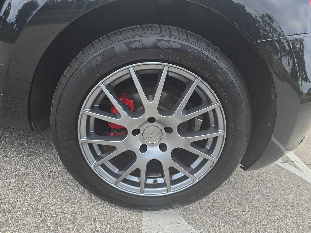 2012 Volkswagen Beetle Image 28