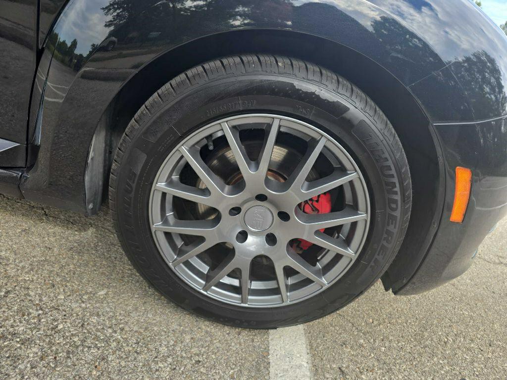 2012 Volkswagen Beetle Image 30