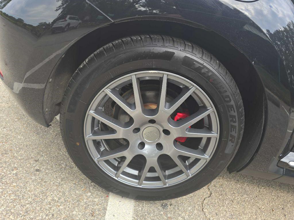 2012 Volkswagen Beetle Image 32