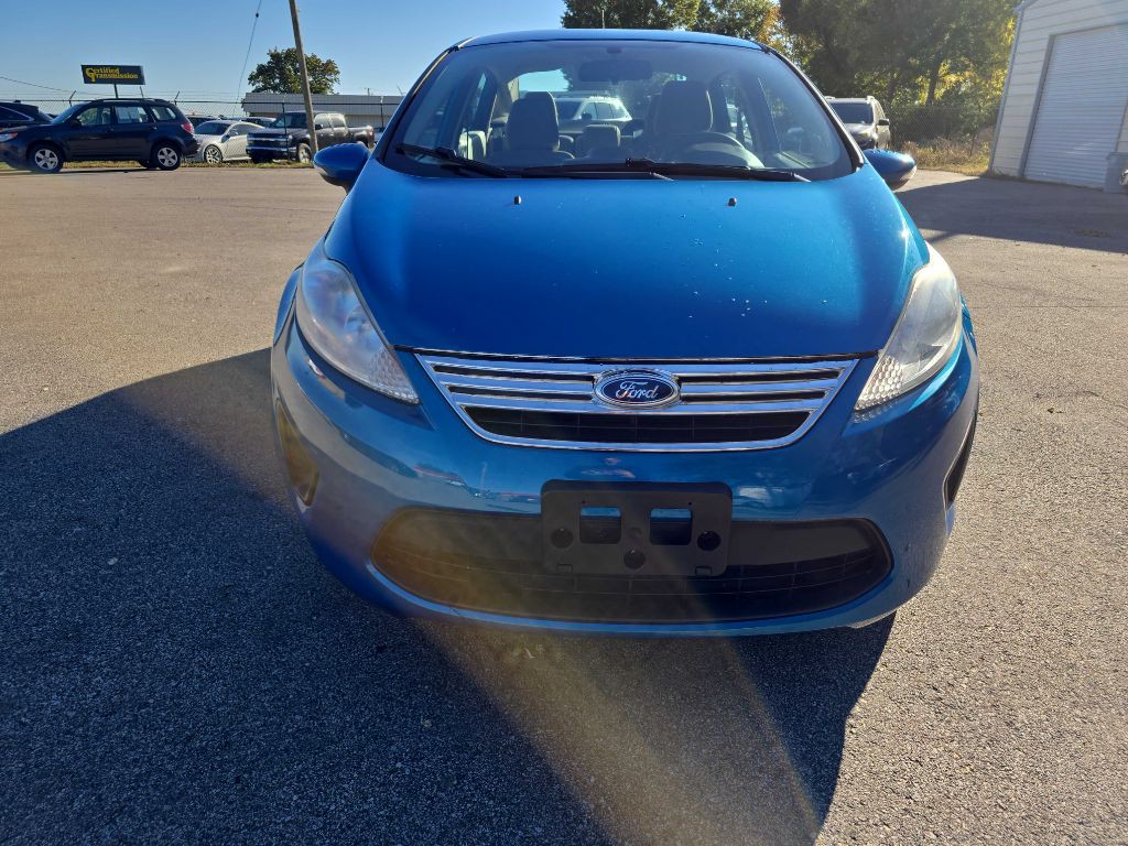 2013 Ford Fiesta Image 2