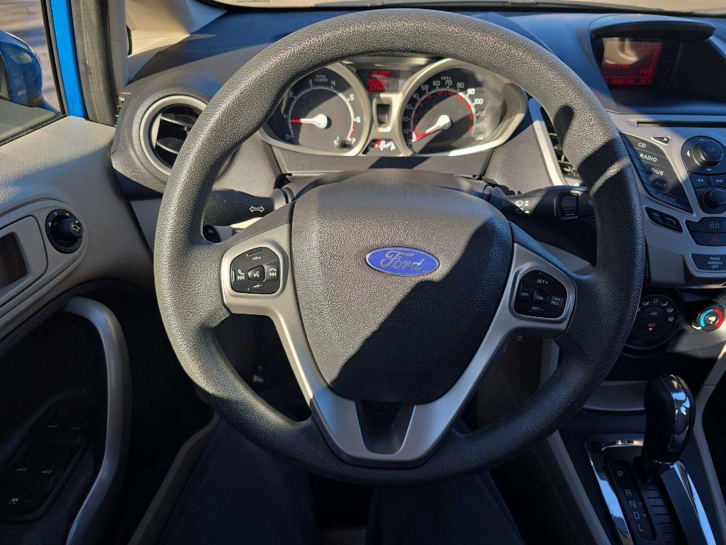 2013 Ford Fiesta Image 14