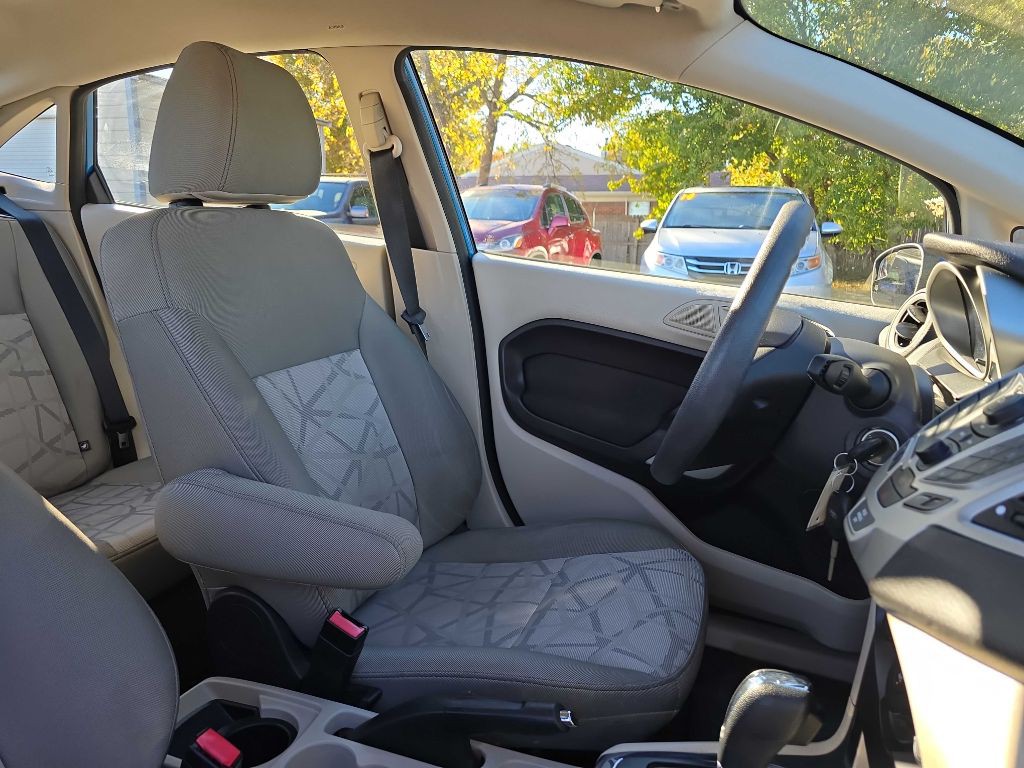 2013 Ford Fiesta Image 20