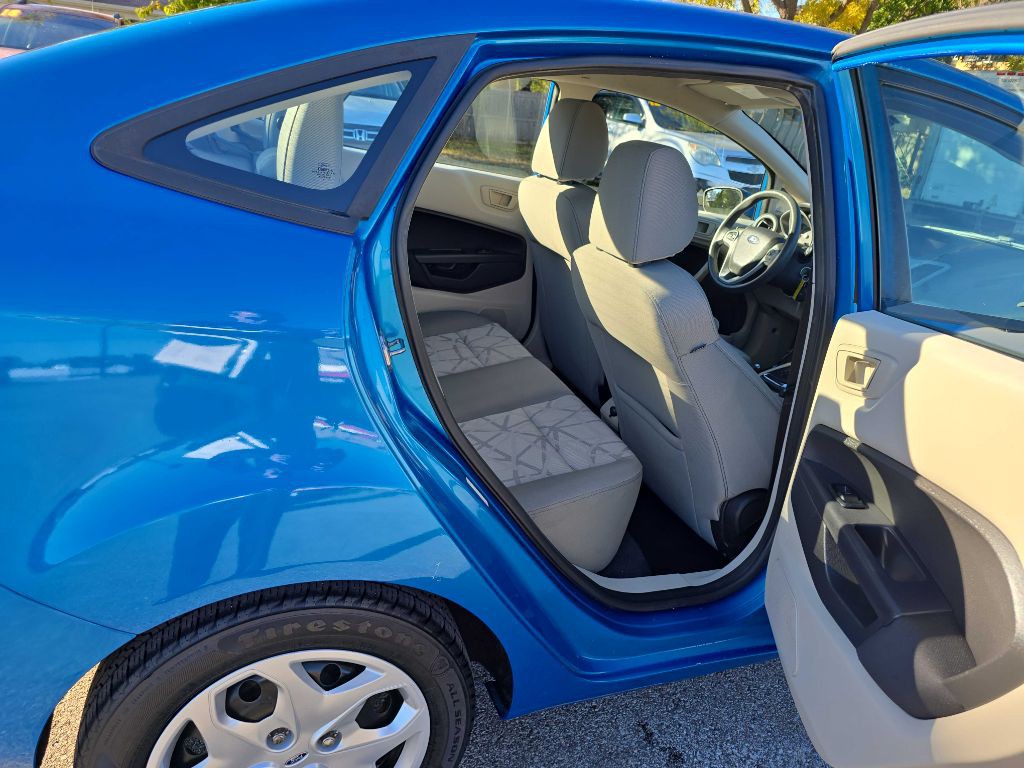 2013 Ford Fiesta Image 27