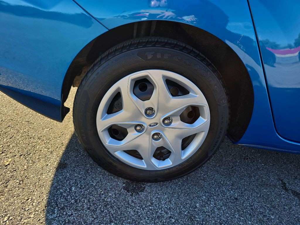 2013 Ford Fiesta Image 37