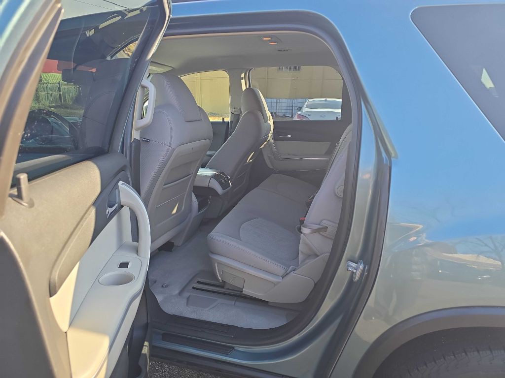 2009 GMC Acadia Image 24