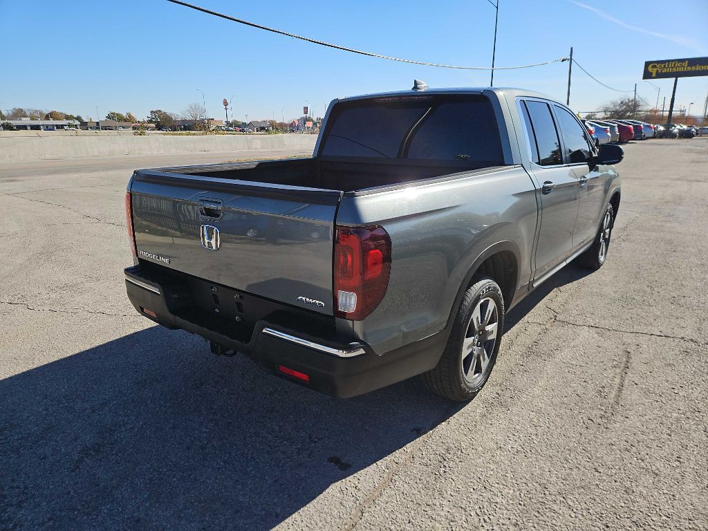 2017 Honda Ridgeline Image 4