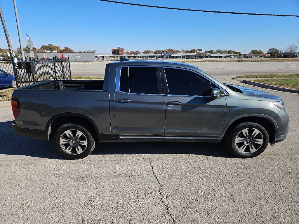 2017 Honda Ridgeline Image 6