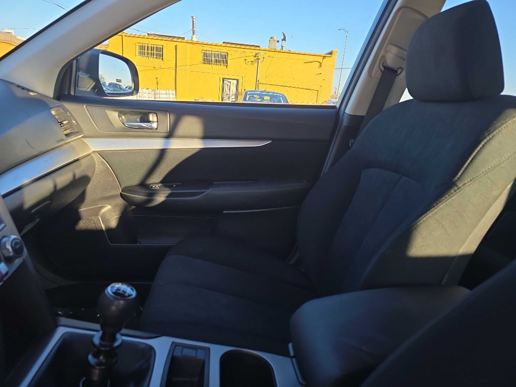 2013 Subaru Outback Image 13