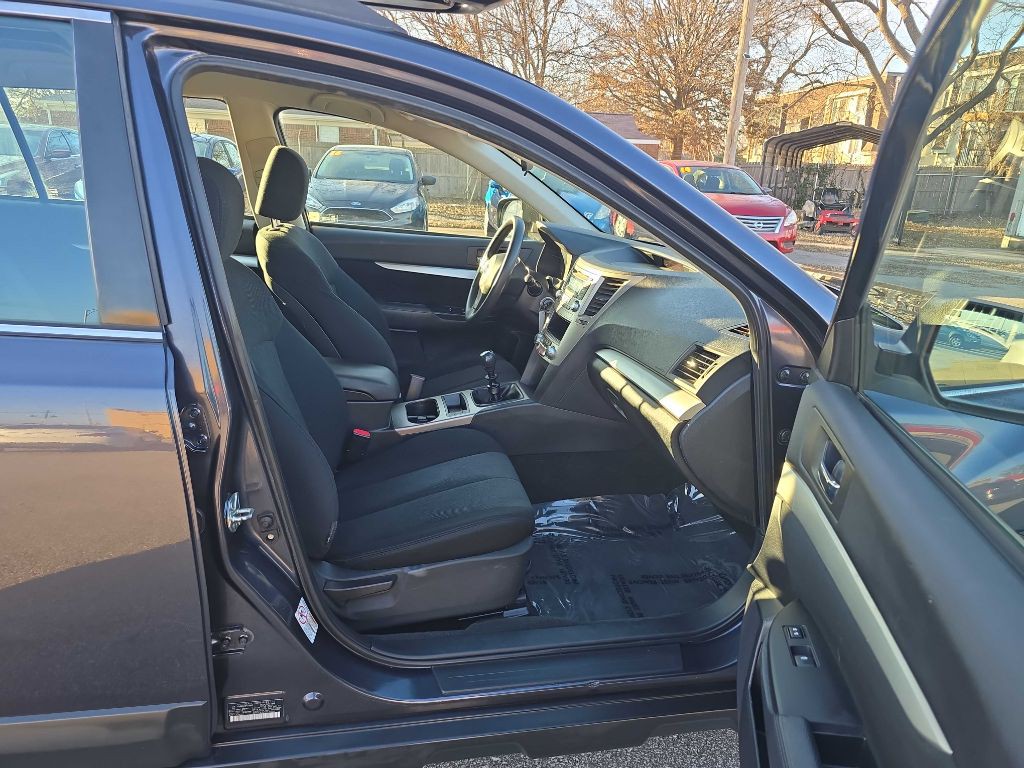 2013 Subaru Outback Image 19