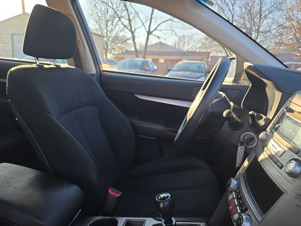 2013 Subaru Outback Image 21