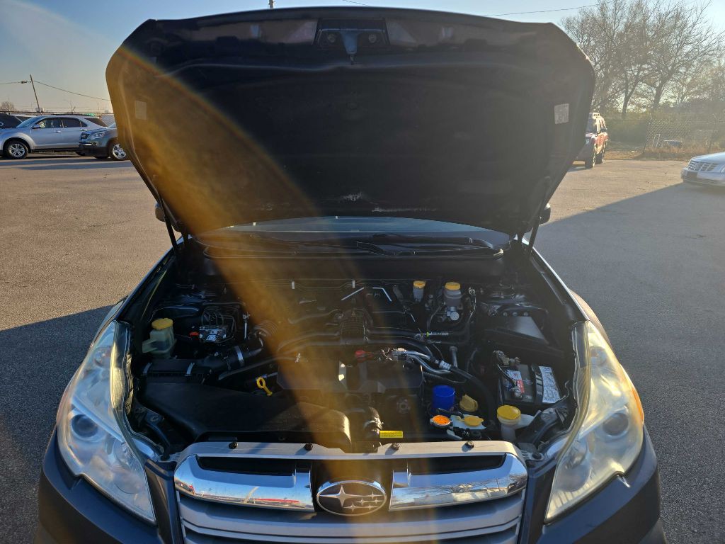 2013 Subaru Outback Image 40
