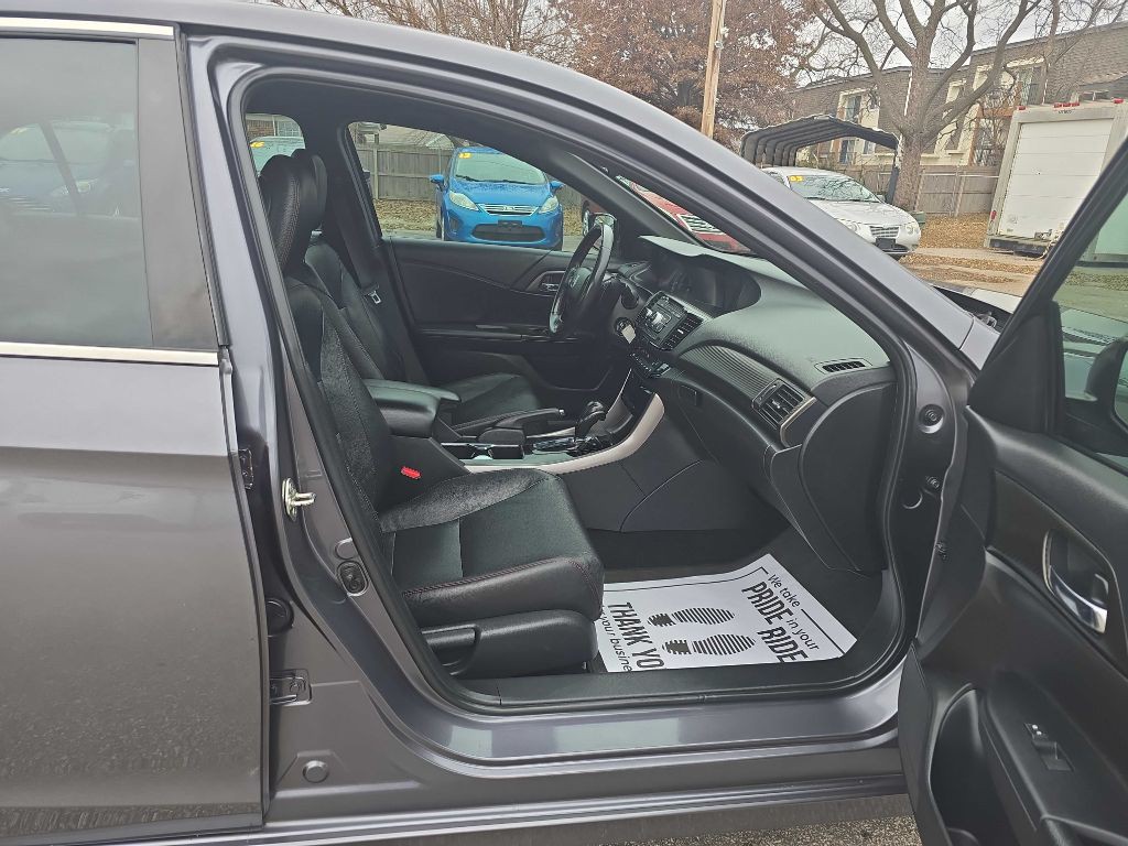 2017 Honda Accord Image 19