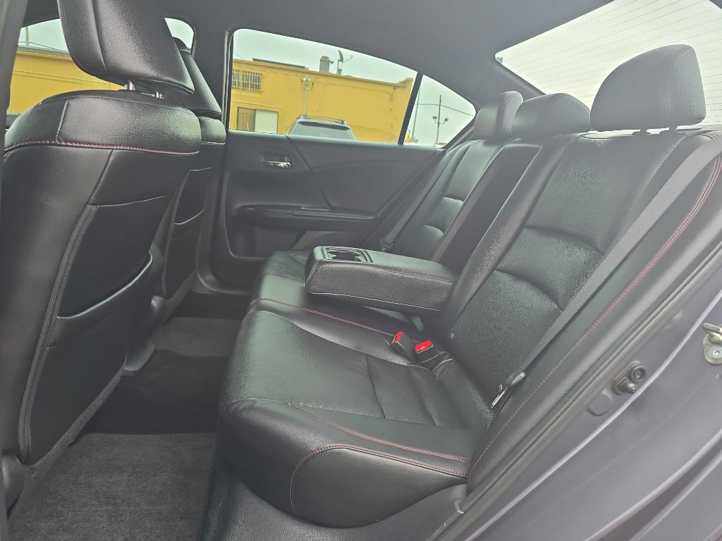 2017 Honda Accord Image 25