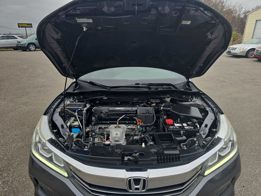 2017 Honda Accord Image 40