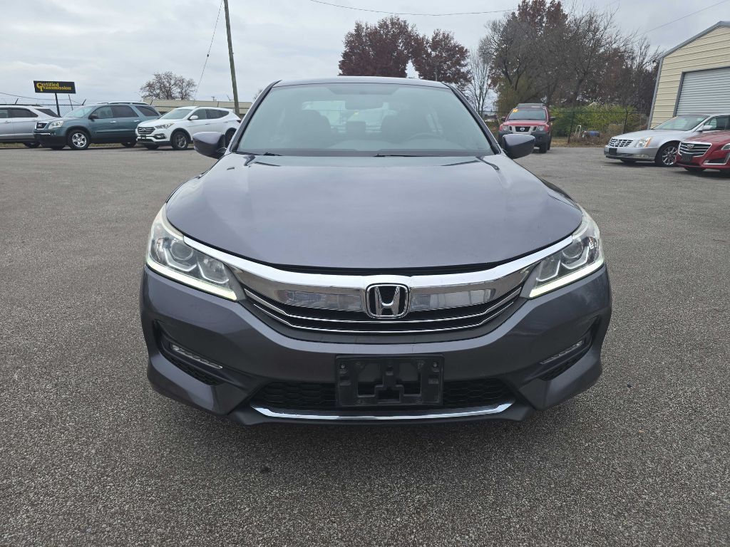 2017 Honda Accord Image 2