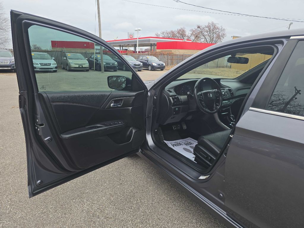 2017 Honda Accord Image 9
