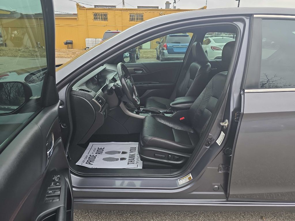 2017 Honda Accord Image 10