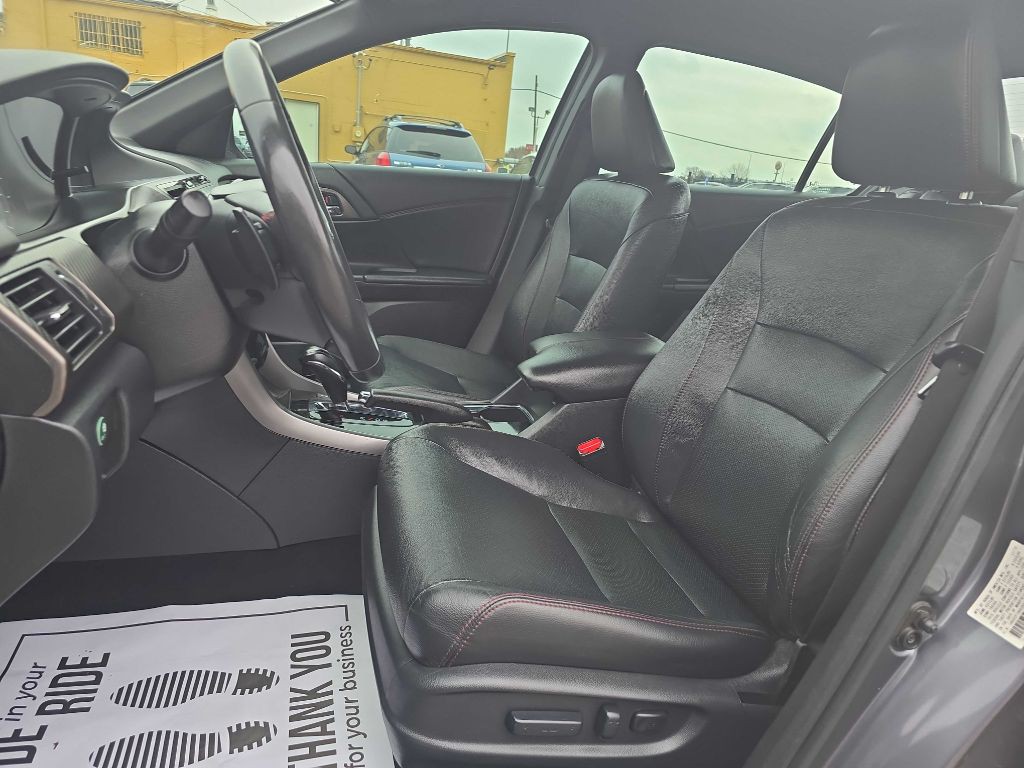 2017 Honda Accord Image 11