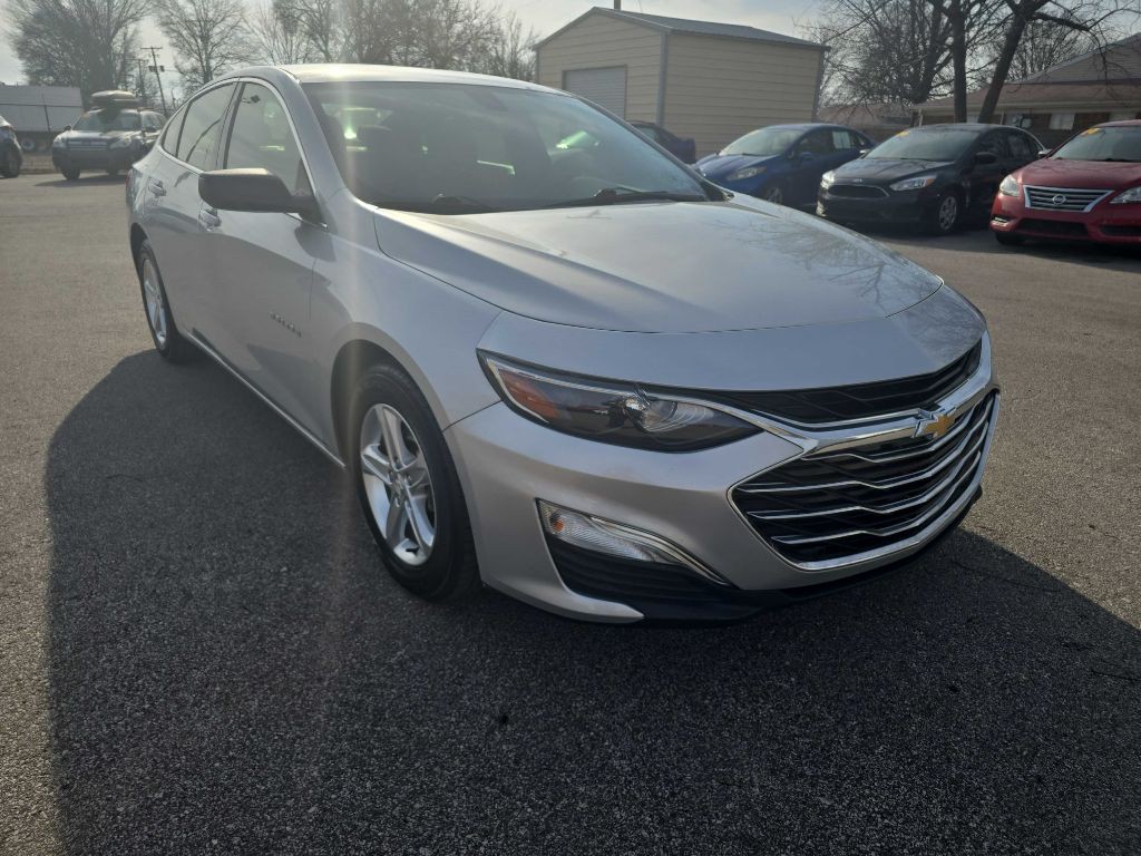 2021 Chevrolet Malibu Image 3