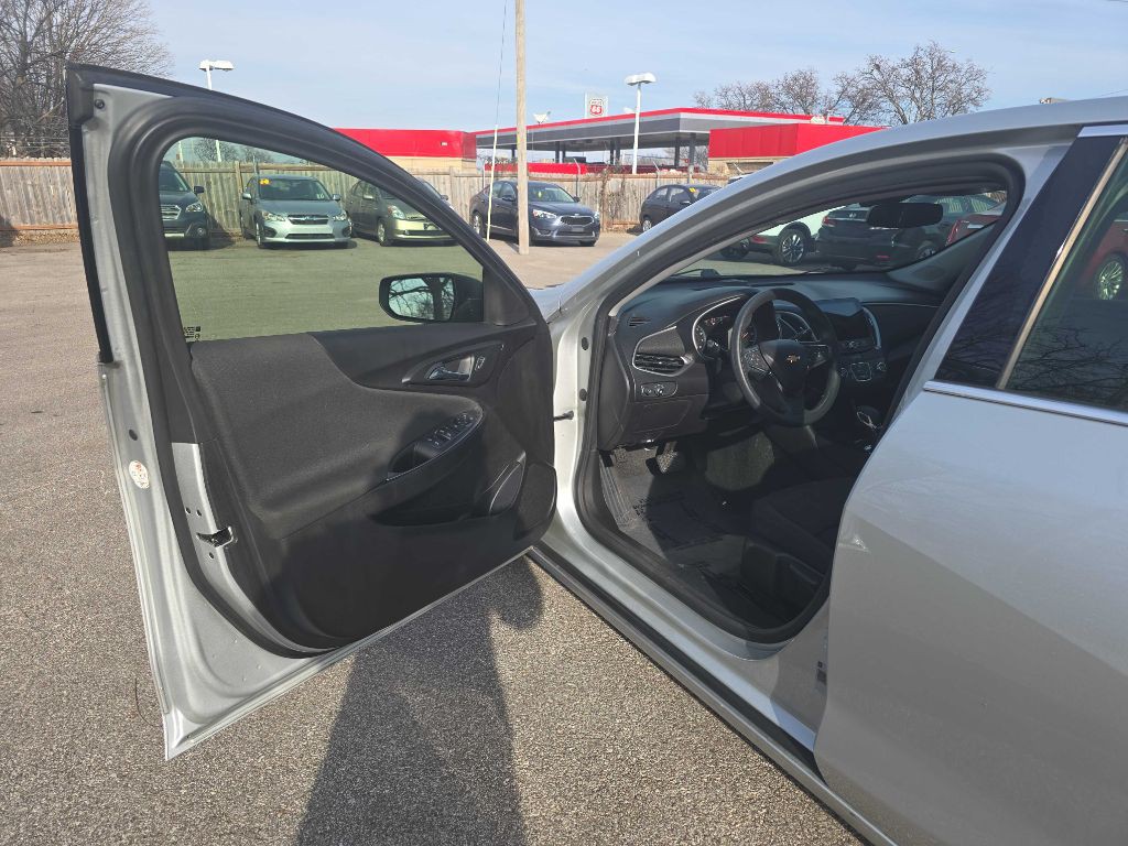 2021 Chevrolet Malibu Image 9