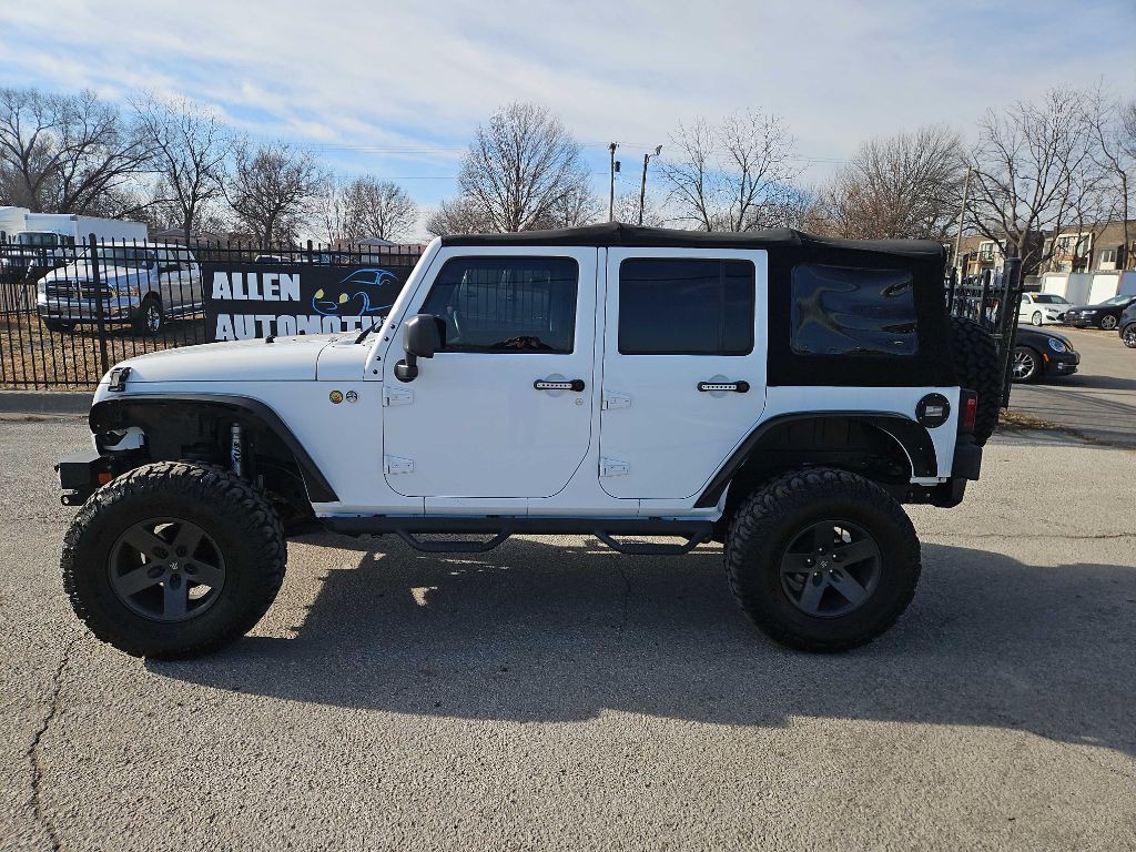 2015 Jeep Wrangler Unlimited Image 2