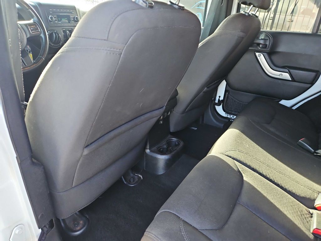 2015 Jeep Wrangler Unlimited Image 35