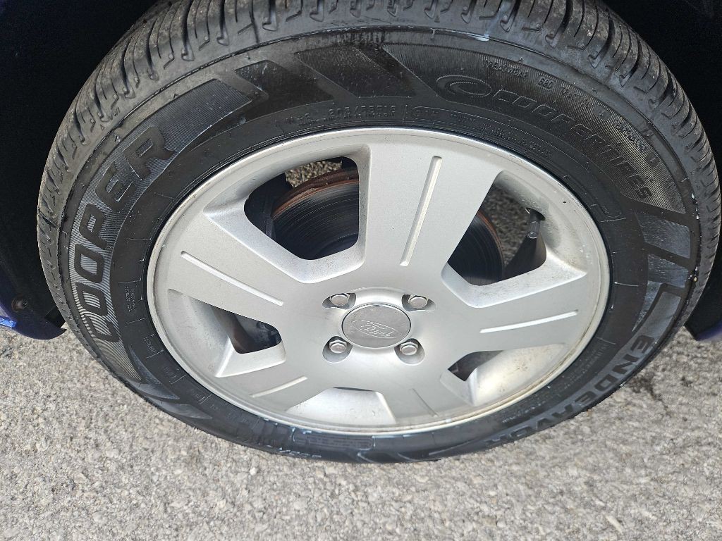 2006 Ford Focus Image 9