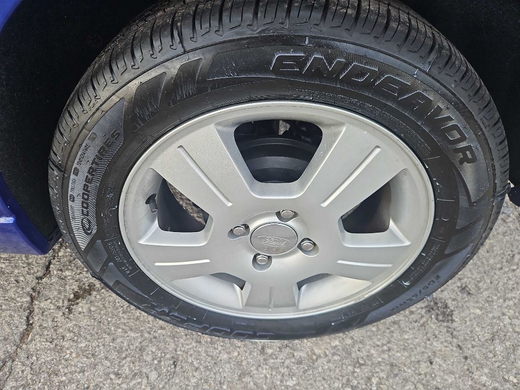 2006 Ford Focus Image 11