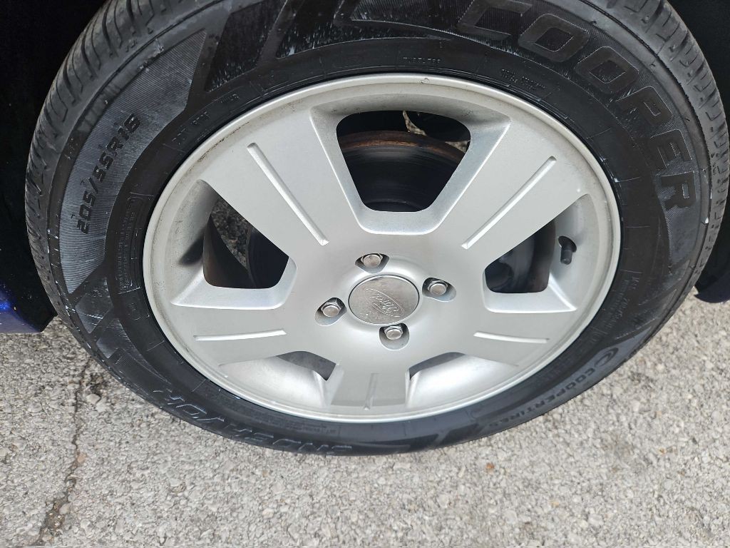 2006 Ford Focus Image 15