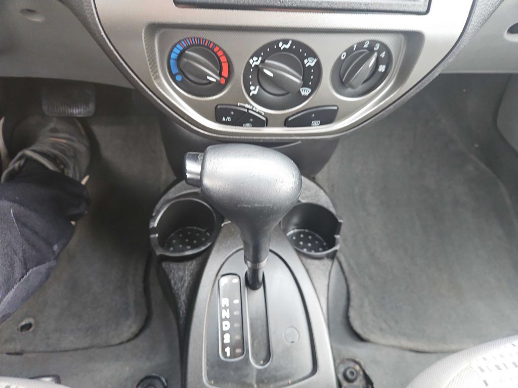 2006 Ford Focus Image 25