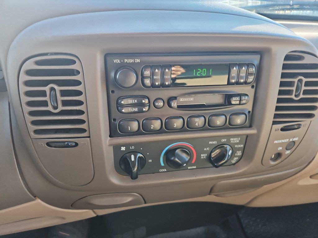 1999 Ford F-150 Image 25