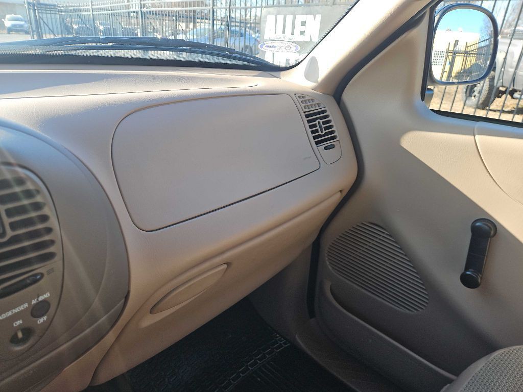 1999 Ford F-150 Image 29