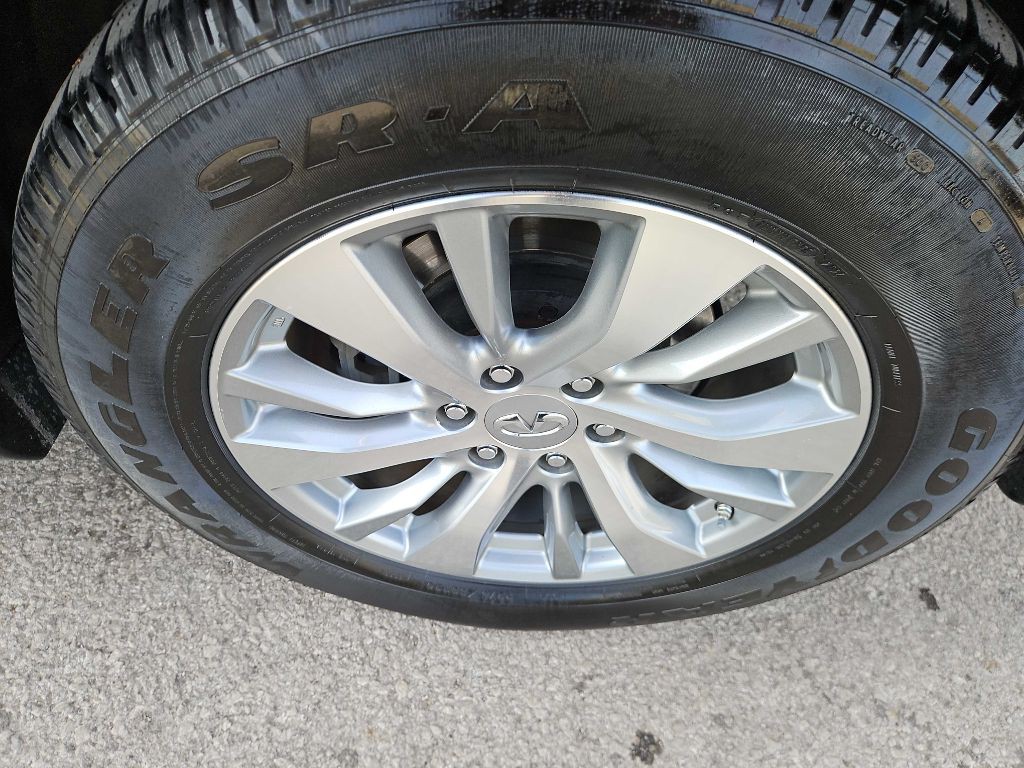 2016 INFINITI QX80 Image 12