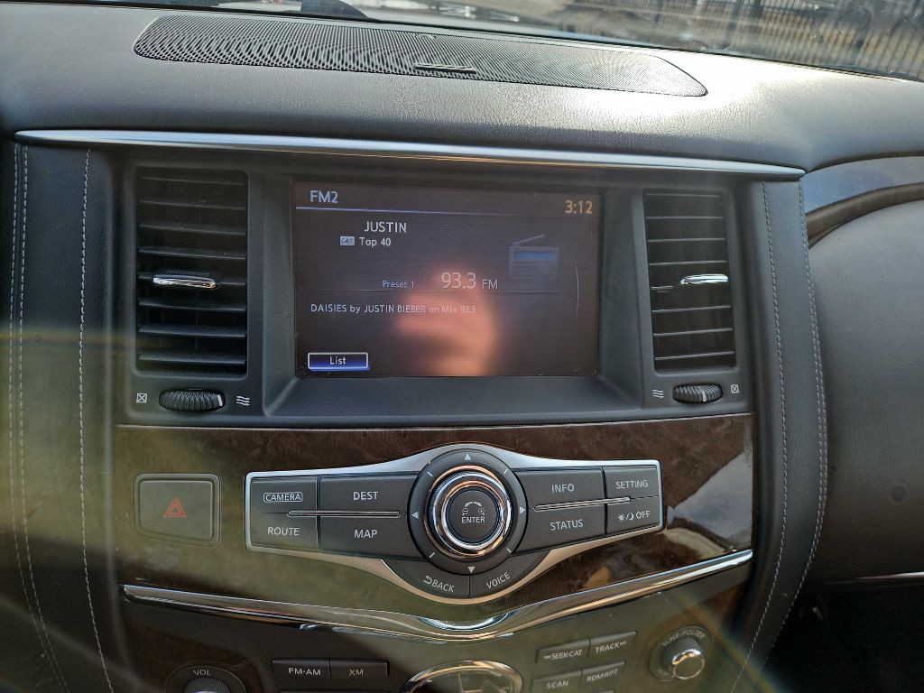 2016 INFINITI QX80 Image 25