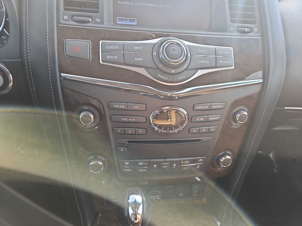 2016 INFINITI QX80 Image 26