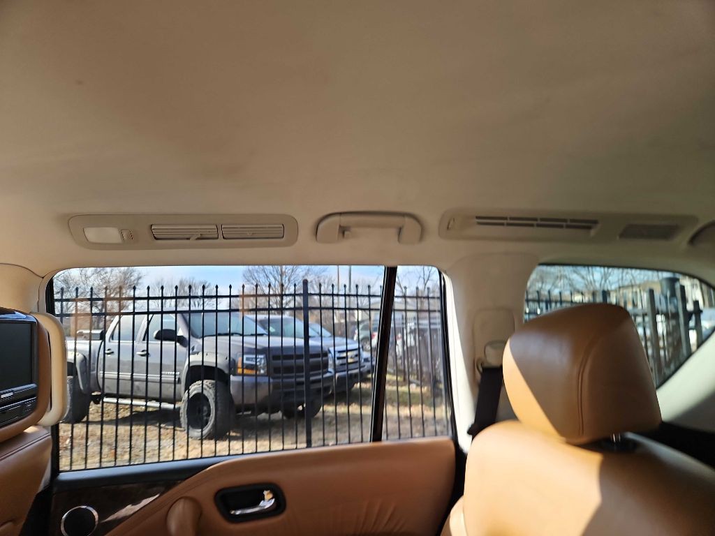 2016 INFINITI QX80 Image 36