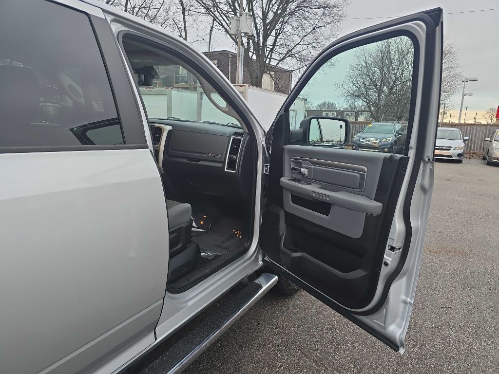 2017 RAM 1500 Image 18