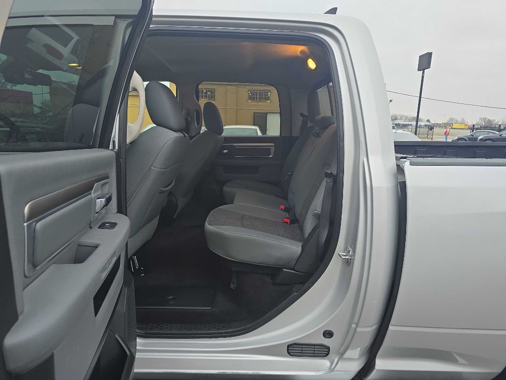 2017 RAM 1500 Image 24