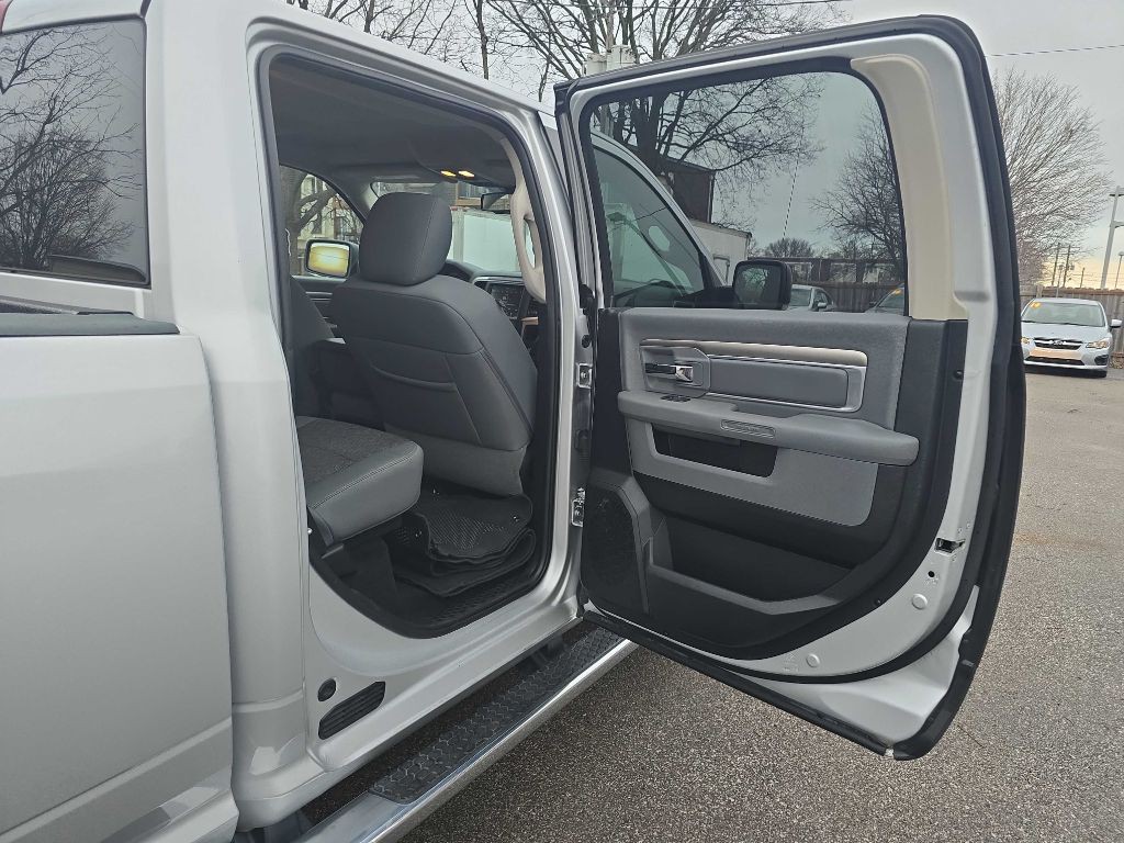 2017 RAM 1500 Image 26