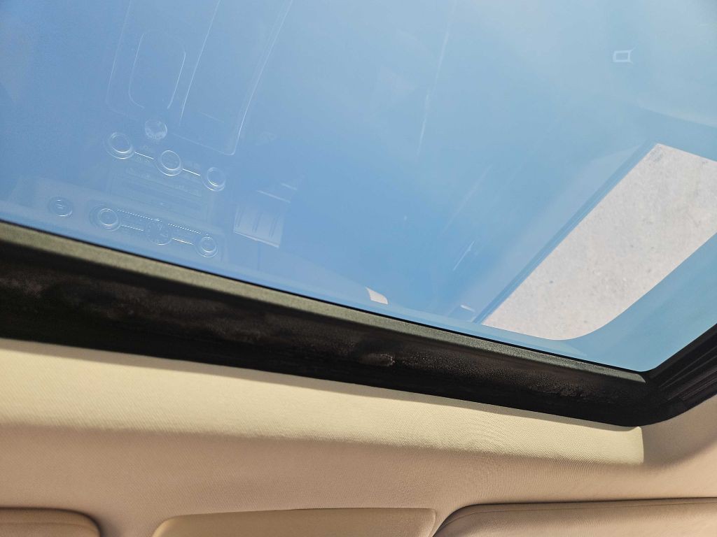 2010 Land Rover Range Rover Sport Image 24