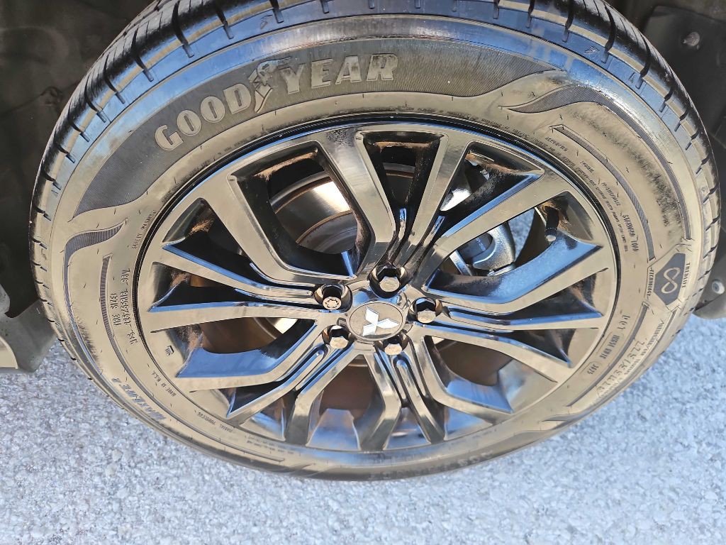 2019 Mitsubishi Outlander Image 12