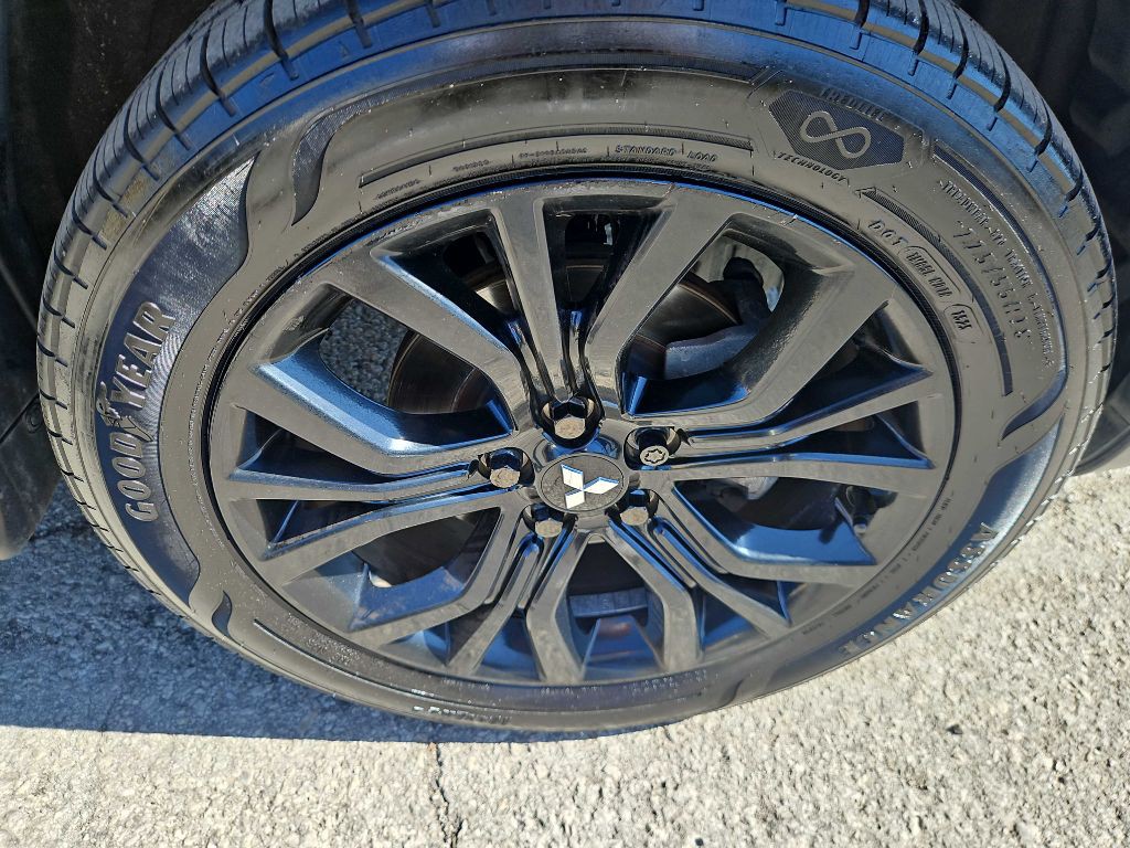 2019 Mitsubishi Outlander Image 15