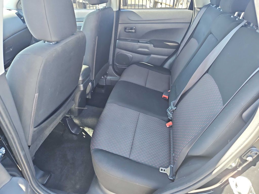 2019 Mitsubishi Outlander Image 33