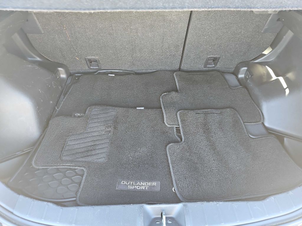 2019 Mitsubishi Outlander Image 37