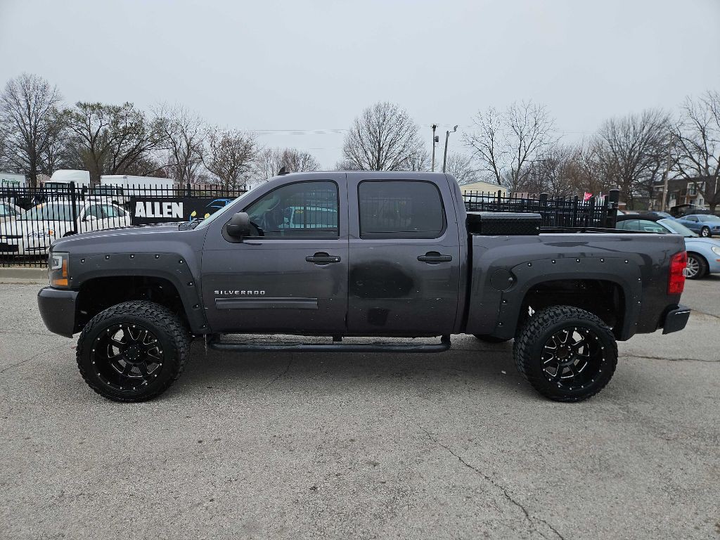 2010 Chevrolet Silverado 1500 Image 2