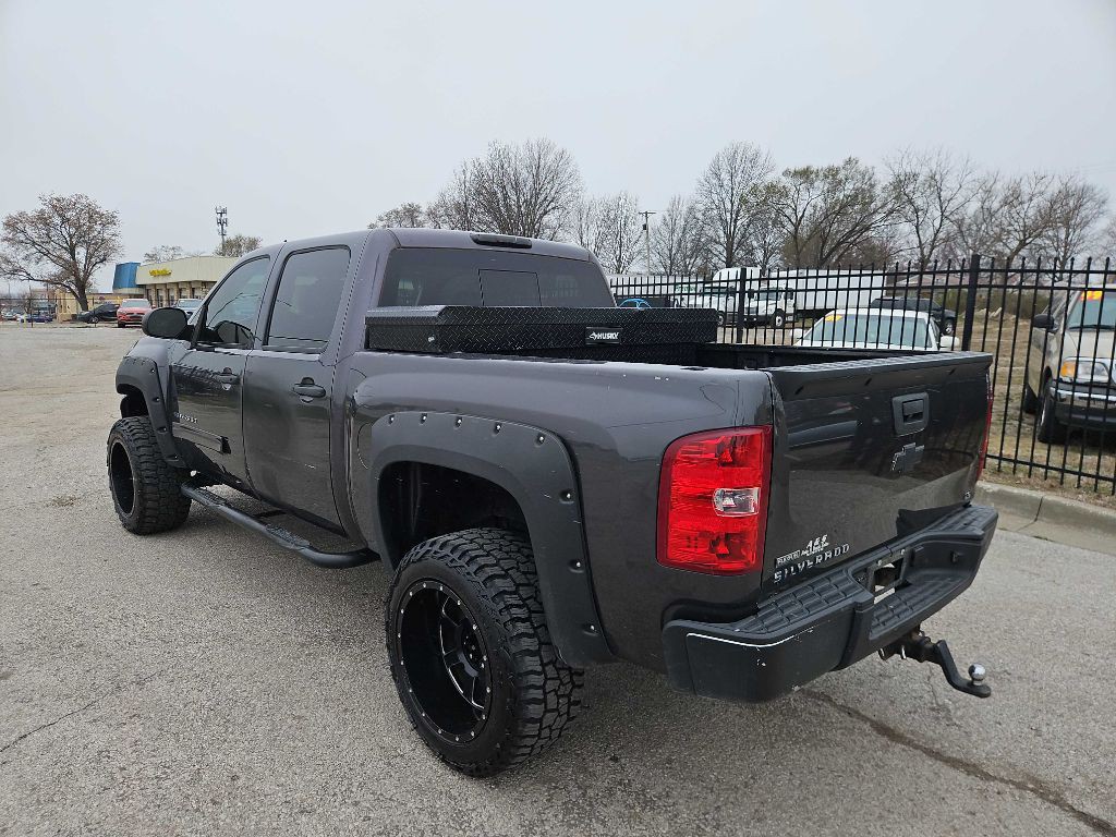 2010 Chevrolet Silverado 1500 Image 3