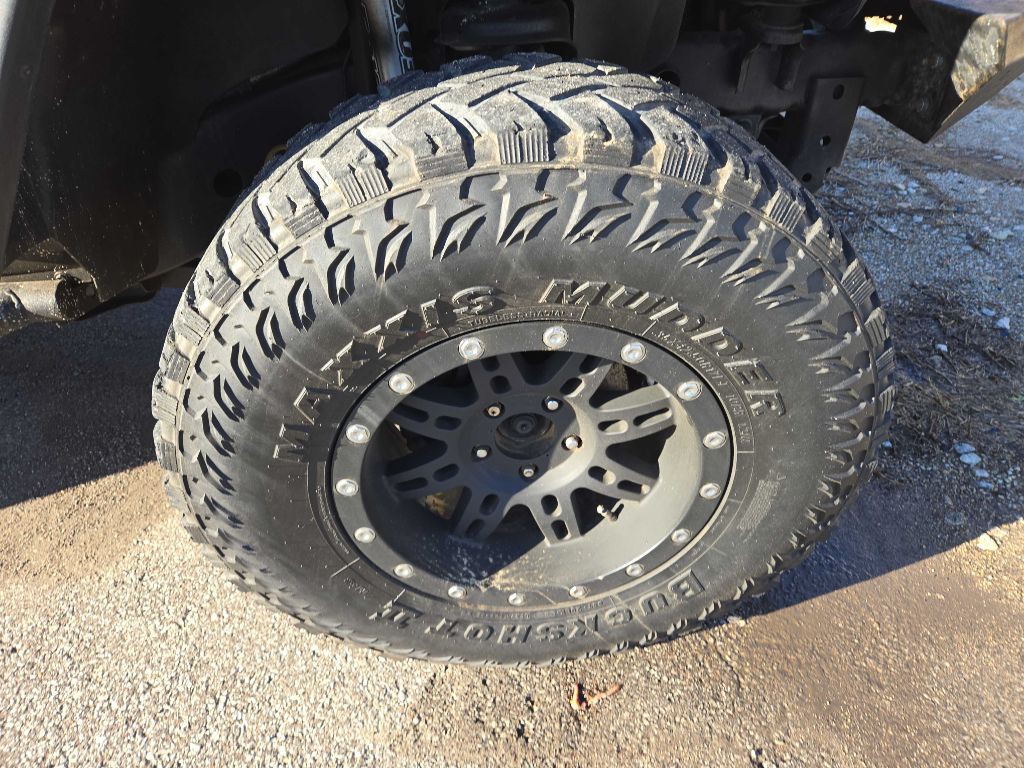 2011 Jeep Wrangler Image 12