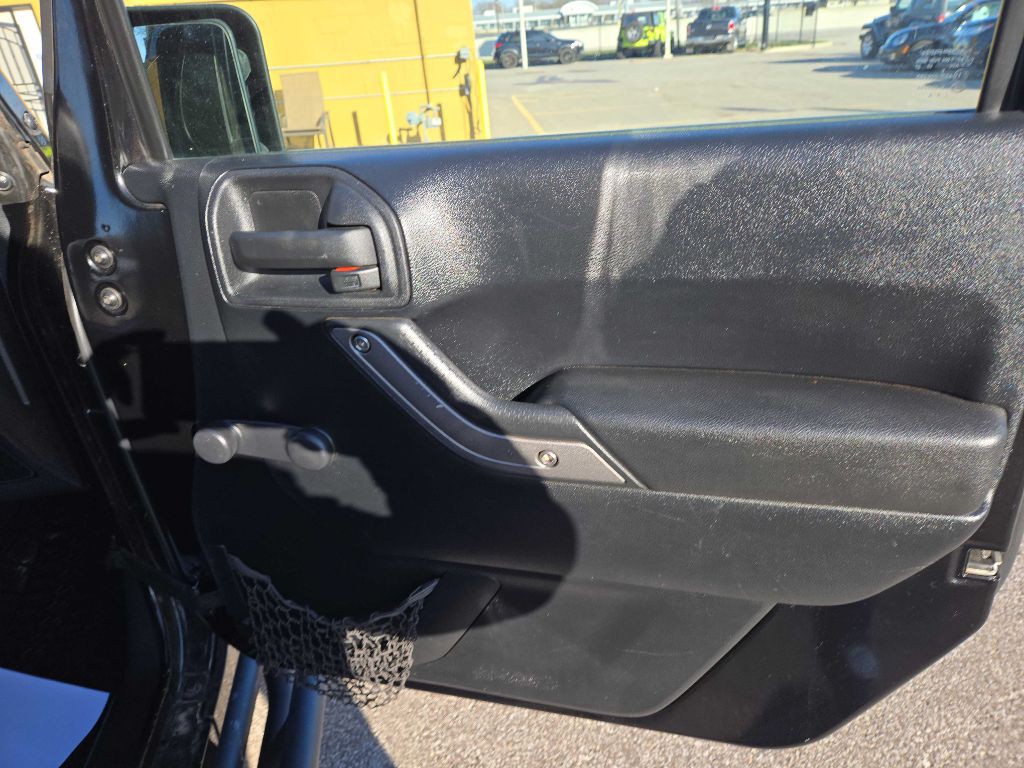 2011 Jeep Wrangler Image 17